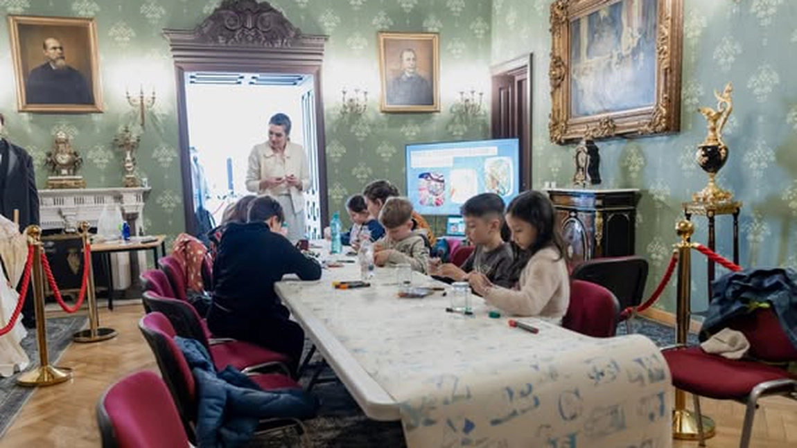 Evenimente de artă, de la concerte simfonice și spectacole de teatru și operă până la expoziții de artă plastică pentru publicul ieșean