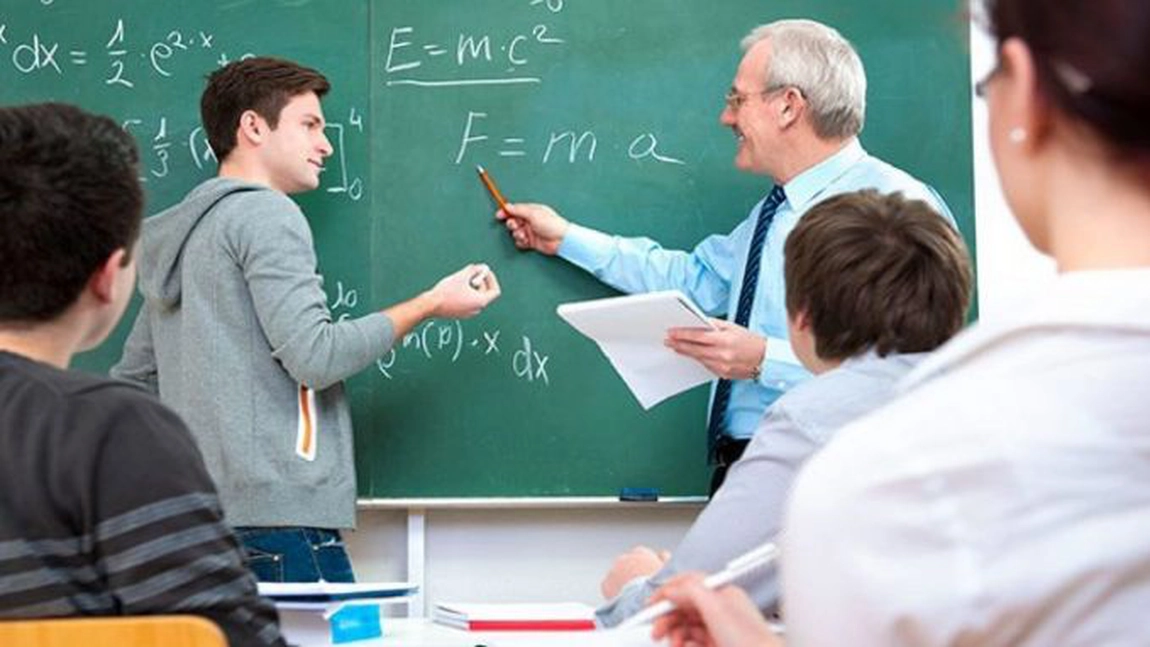 Lovitură dură pentru cadrele didactice! Profesorii rămân fără gradația de merit!