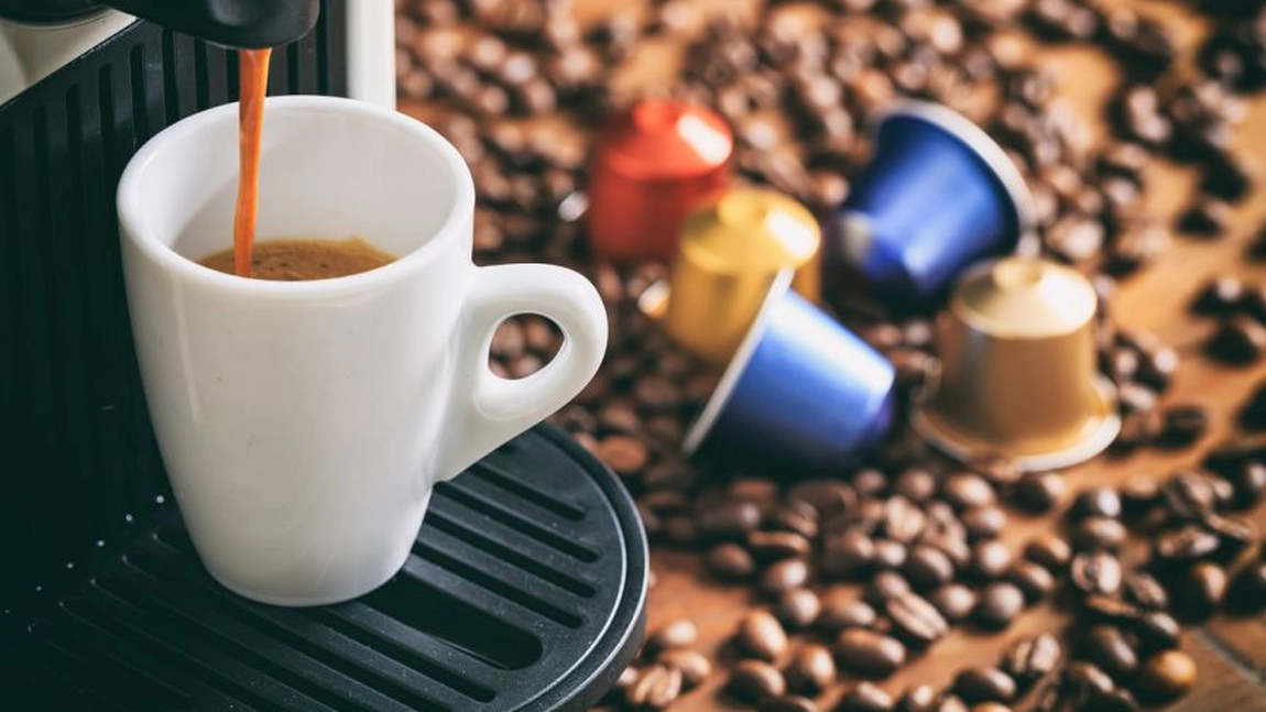 Aparat de cafea cu capsule sau boabe? Ce trebuie să știi înainte să alegi!