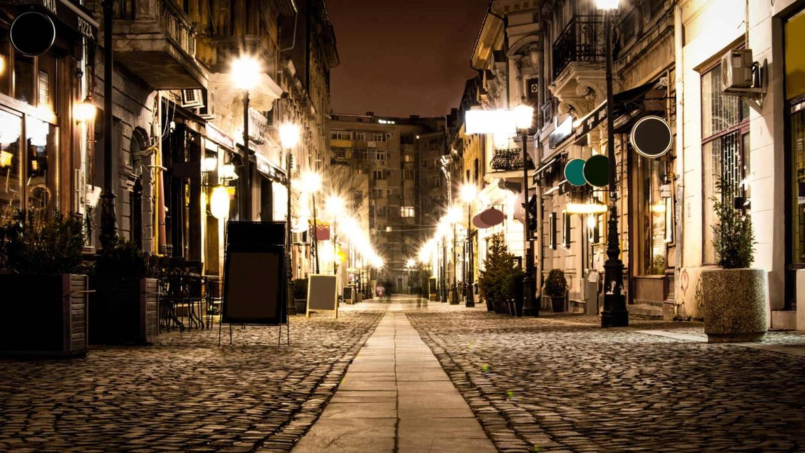 De ce merită văzut Centrul Vechi din București? Iată un ghid complet pentru explorarea sa!