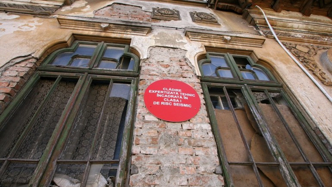 Propunere în Parlament! Proprietarii ar urma să suporte integral consolidarea clădirilor cu risc seismic