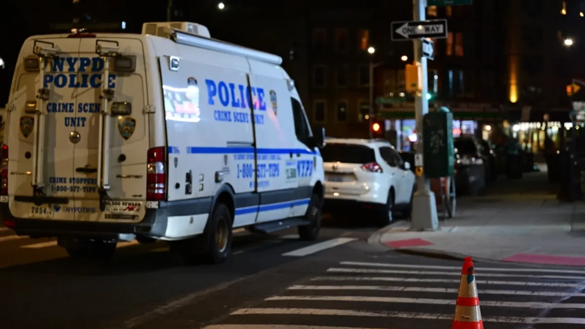 Tragedie în New York. O fetiță de 7 luni a murit după ce a fost lovită de un glonț rătăcit