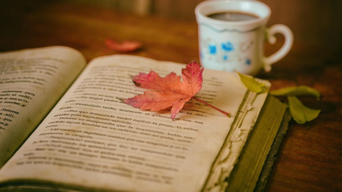 De ce „Tiranul Celest” este una dintre cele mai așteptate cărți fantasy ale anului 2026