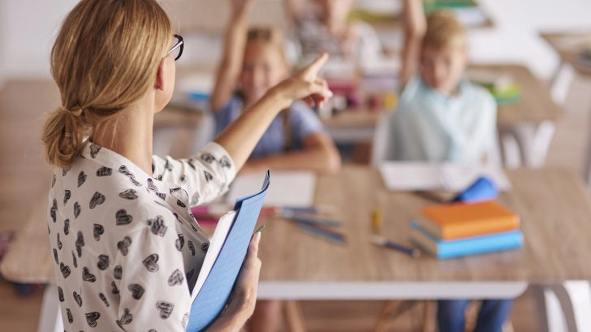 Poți face modulul psihopedagogic la distanță? Iată importanța acreditării și perspectivele profesionale!