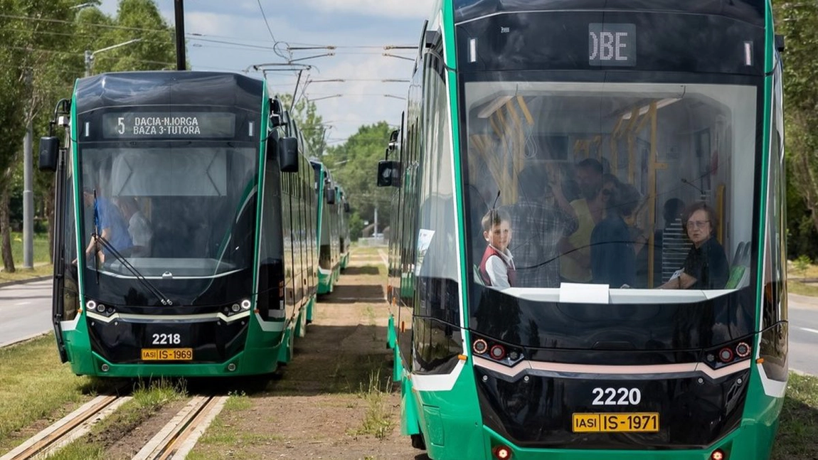 Toate tramvaiele Bozankaya de 30 de metri din Iași au fost retrase din circulație pentru o perioadă nedeterminată! Sunt necesare verificări urgente