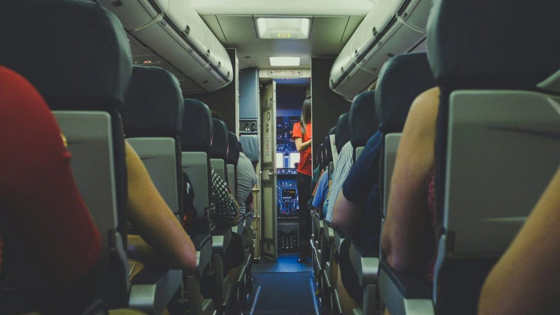 Un pilot a suferit un infarct la 9.000 de metri altitudine! Momente de panică totală la bordul unui avion plin de pasageri