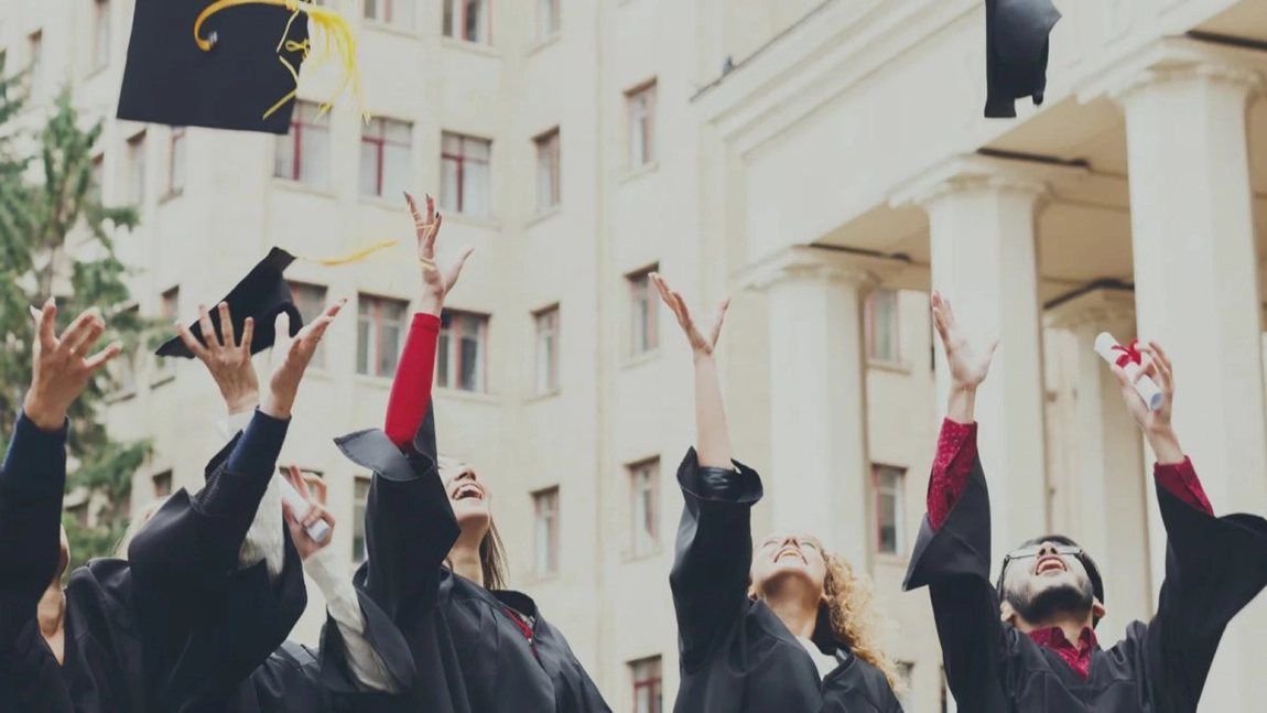 Ce fac elevii din Iași după terminarea liceului: mulți aleg să nu își continue studiile! „Banii mi se par mai importanți decât o diplomă”