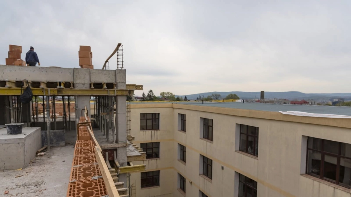 Firma Mihul SRL a semnat un contract de 60.000 de lei cu Primăria Iași! Societatea va proiecta instalațiile de detecție și stingere incendiu de la Colegiul Național „Mihai Eminescu”