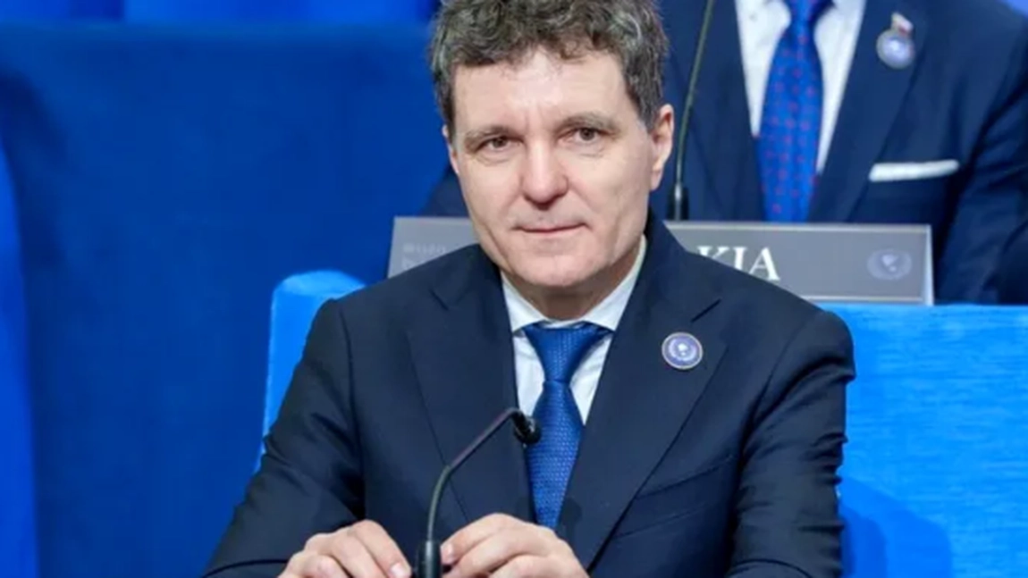 Nicușor Dan, vizibil obosit la finalul Consiliului European. Președintele a invocat programul prelungit al reuniunii
