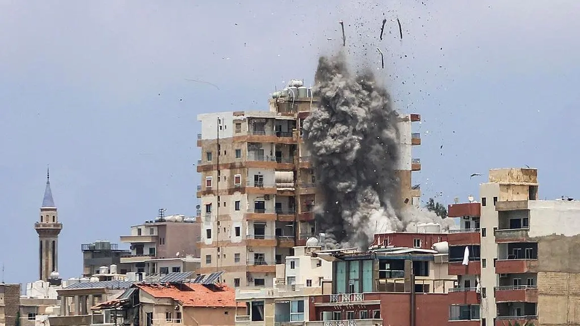 Israelul bombardează orașul antic Tir, ignorând ultimatumul Iranului privind încetarea focului
