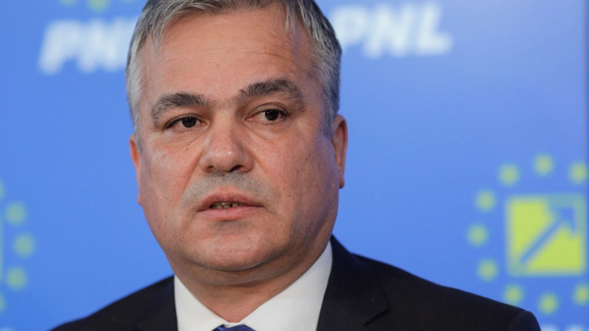 Adrian Veștea, în centrul unei controverse politice: PNL susține că nu i-a dat mandat pentru formarea Guvernului