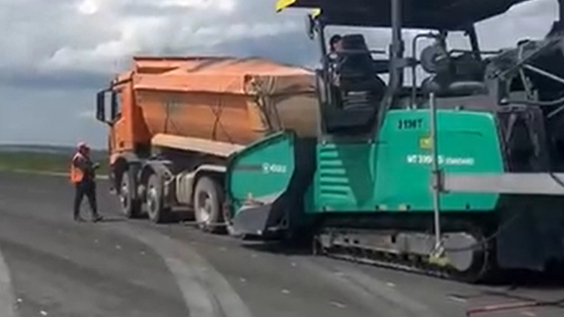 Primii kilometri de asfalt pe prima autostradă din județul Iași