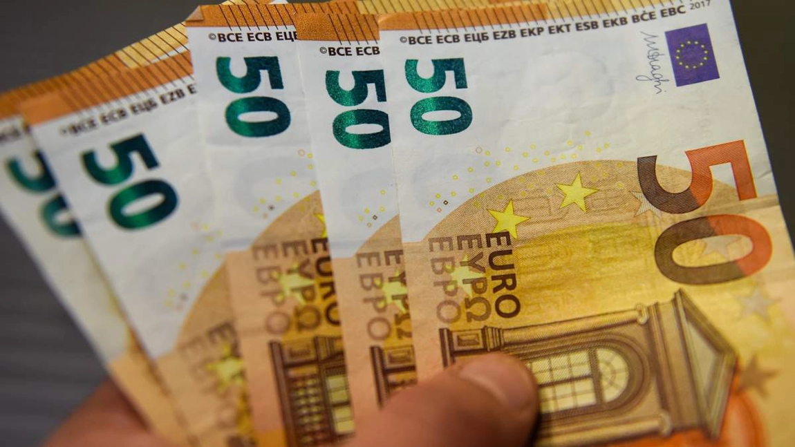 Banii cash devin ilegali! Când nu vei mai putea să îi folosești