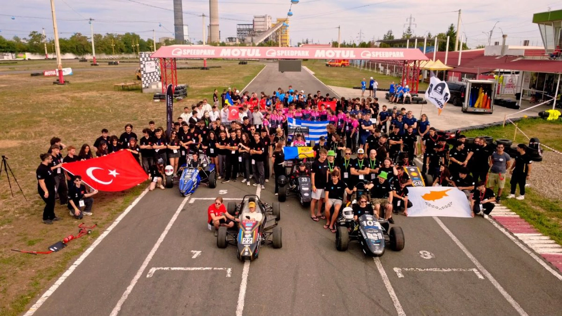 11 echipe din nouă țări au concurat la cea de-a patra ediție Formula Student România, organizată de TUIASI