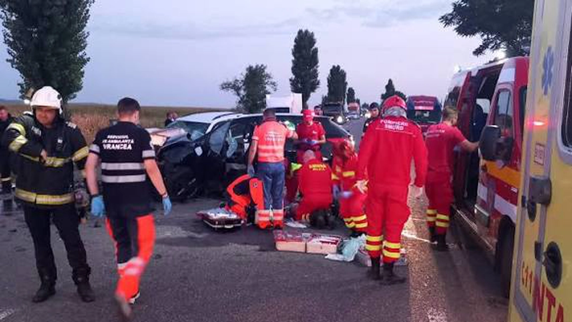 Accident grav pe Drumul Morții! O femeie însărcinată și o fetiță de 3 ani au fost grav rănite!
