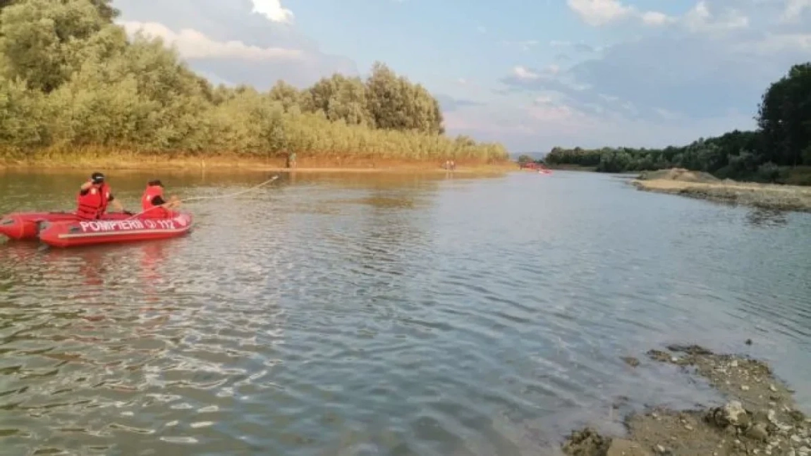 Adolescentul de 16 ani, dispărut în Siret zilele trecute, a fost găsit mort! Era la scăldat cu alți doi copii!