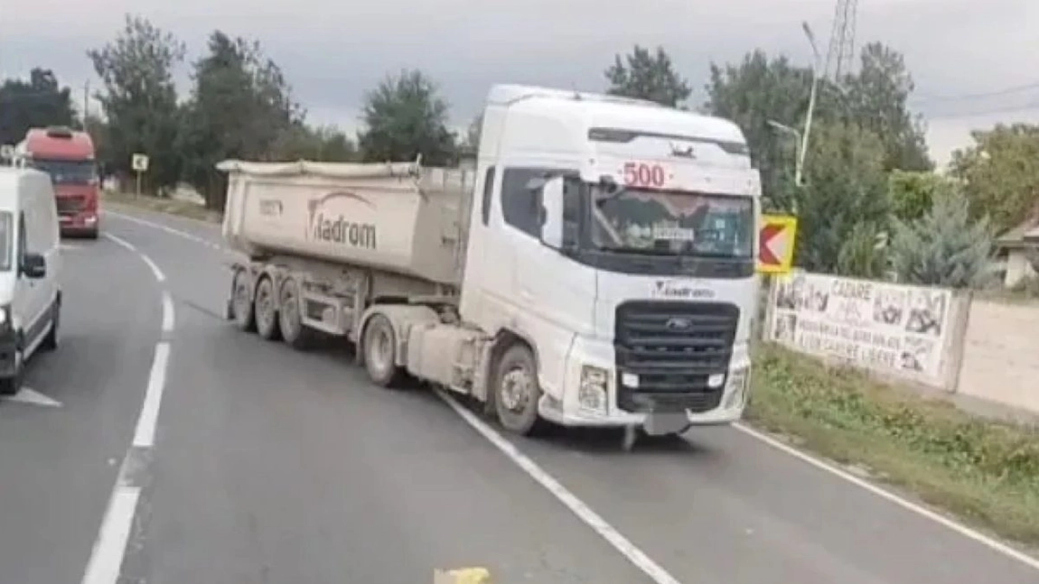 Accident mortal pe vechiul drum spre litoral. Femeie de 70 de ani strivită sub roțile unui TIR