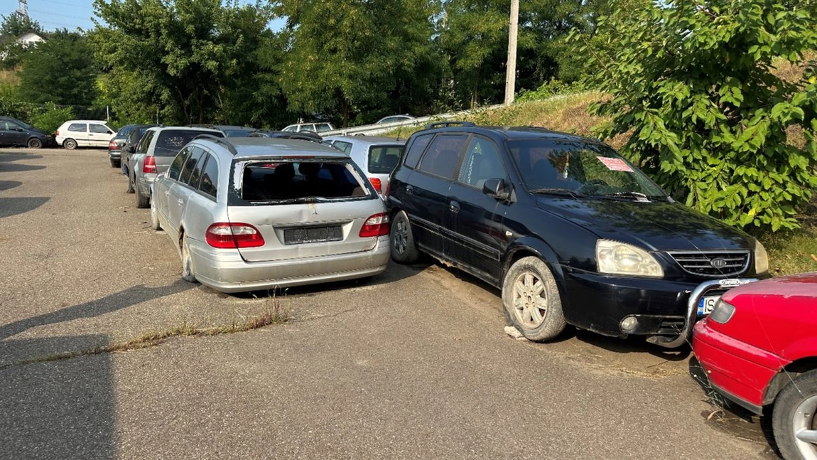 Primăria Iași pregătește o nouă licitație pentru mașinile abandonate! Zeci de vehicule vor fi vândute