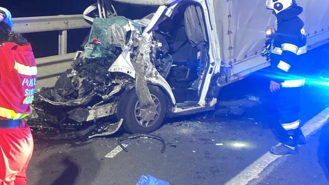 Accident mortal pe A1, la Sibiu. Un bărbat de 34 de ani a murit după ce a intrat cu autoutilitara într-un ansamblu rutier