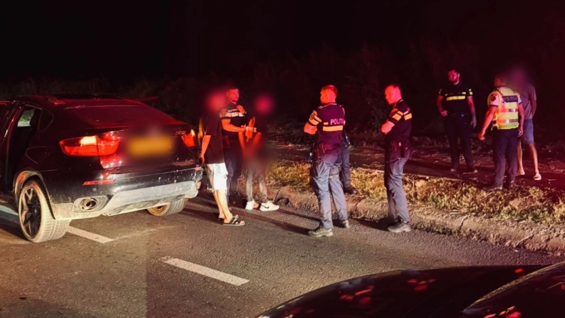 Urmărire ca-n filme până la Podu Iloaiei! Polițiștii au întins banda cu țepi pentru a opri un șofer de 18 ani