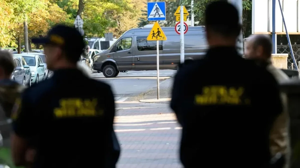 Al treilea atac într-o școală din Polonia, în mai puțin de o săptămână. O tânără de 21 de ani a rănit trei persoane la Varșovia