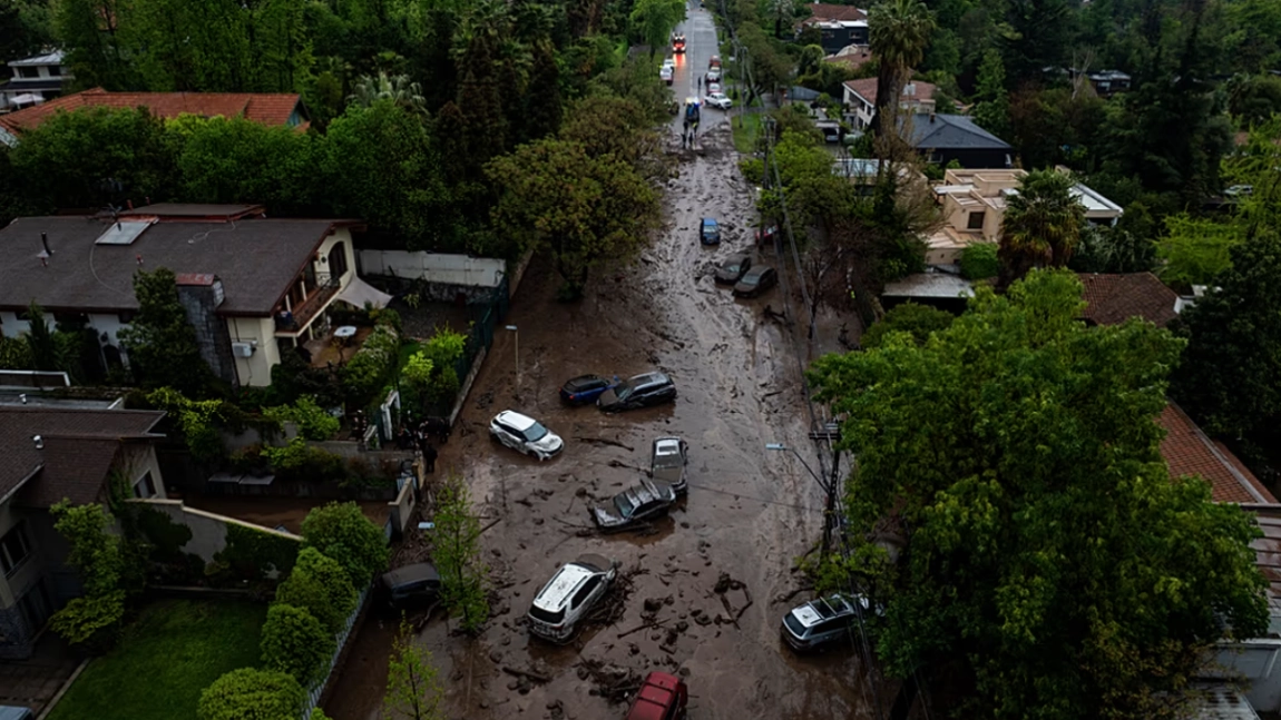 Inundații devastatoare în Chile, după ploile torențiale. Peste 1.000 de oameni au fost salvați sau evacuați