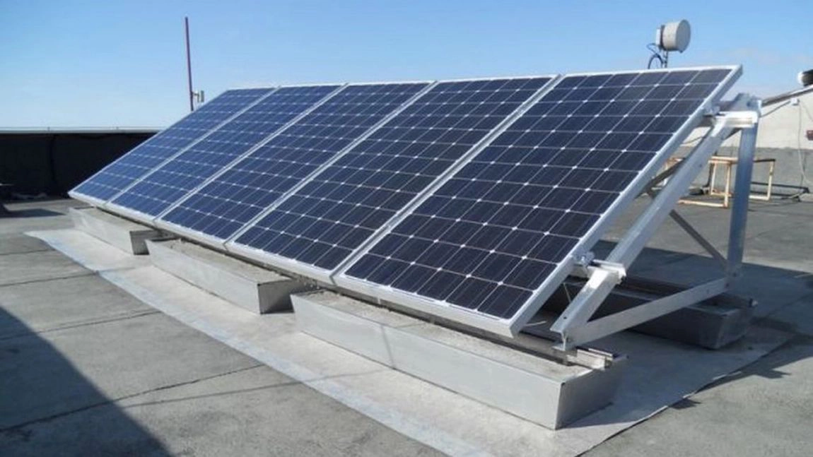 Mai sunt disponibile fonduri europene în programul pentru entitățile publice. Beneficiarii pot solicita banii necesari investițiilor în energie solară și stocare