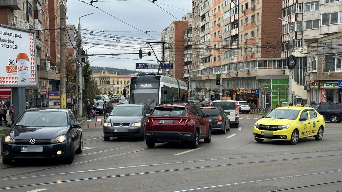 Probleme grave în traficul din Iași pentru circulația tramvaielor. Distanța dintre stații, parcursă în 20 de minute