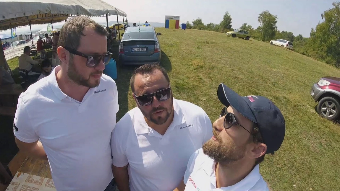 Dani Otil si-a dezvaluit pentru prima data inaltimea. Cati centimetri are, de fapt! E mai scund decat Irinel Columbeanu