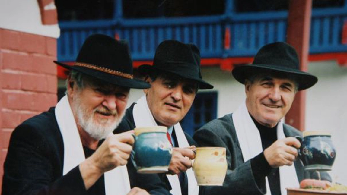 Cum petrecea Ion Iliescu pana dimineata, cu lautari, alaturi de marele actor Stefan Iordache: 