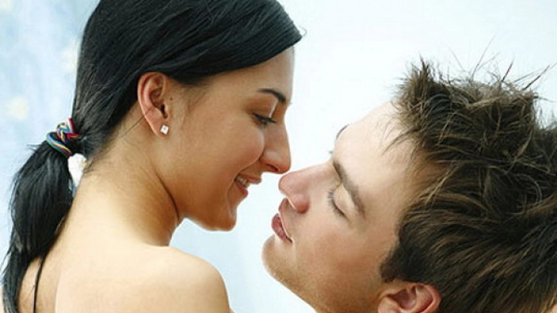 Inceperea precoce a vietii sexuale creste riscul de boli. Vezi care este momentul optim pentru primul contact sexual