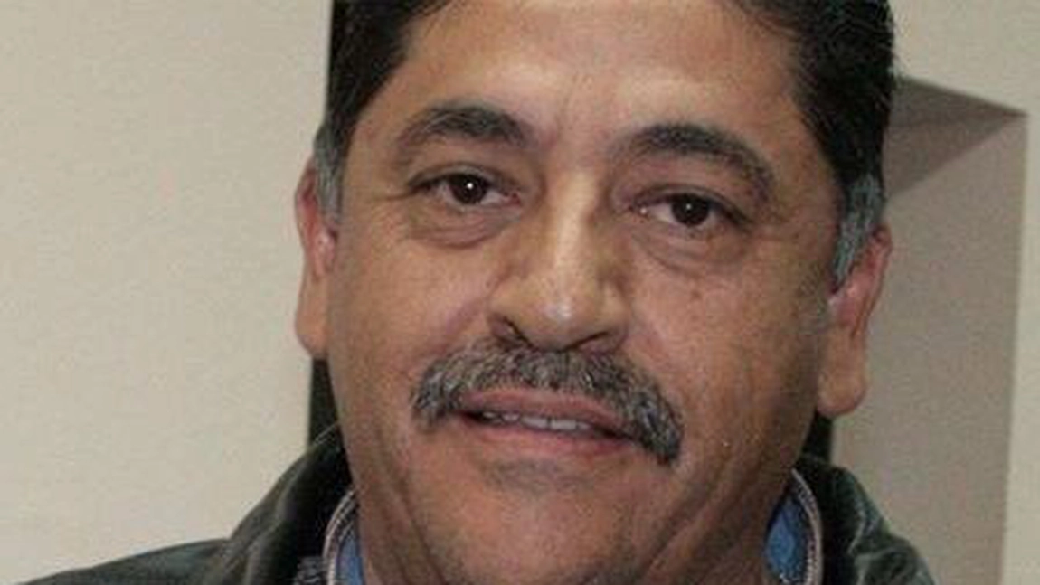 Un primar s-a deghizat în om amărât și a intrat chiar în clădirea în care lucrează. Ce măsuri a luat apoi împotriva angajaților
