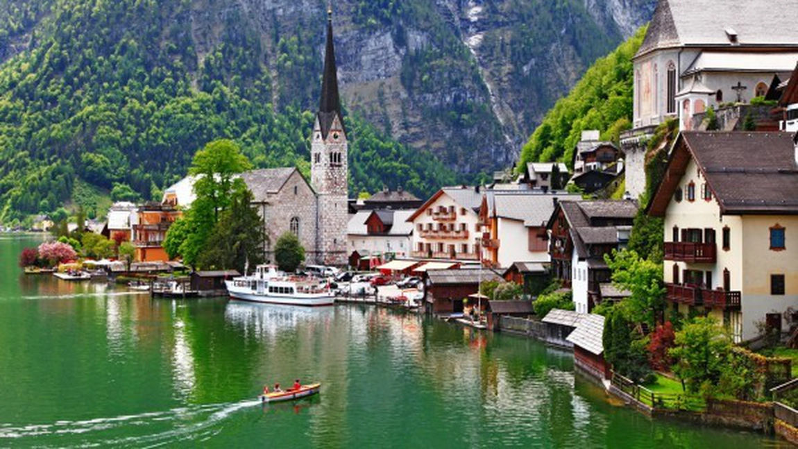 Hallstatt, una dintre cele mai pitoresti localitati din lume - FOTO