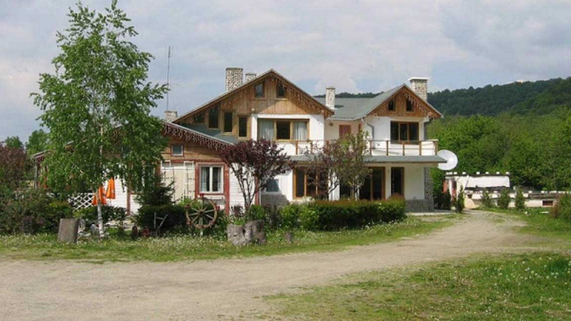 Pensiunea Piscul Alb - Hirseni, judetul Brasov