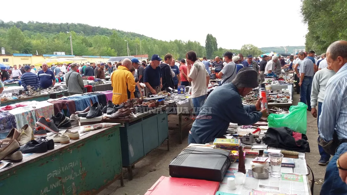 Ai fost vreodata in Talcioc la Iasi? Cauta cu atentie printre vechiturile de acolo! Poti cumpara obiecte care valoreaza sute de euro cu cativa lei!