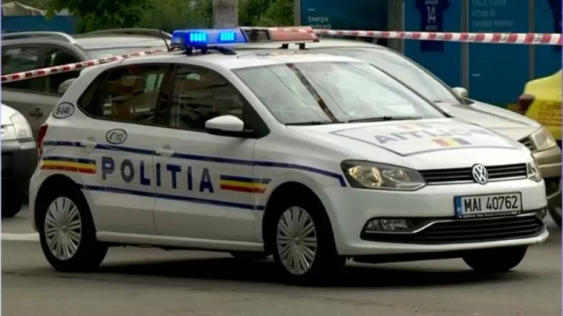 Maşină furată de un bărbat, blocată în trafic de forţele de ordine