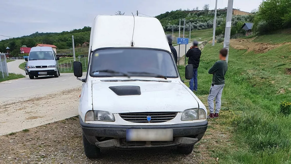 Un bărbat fără permis de conducere, depistat la volan de polițiștii de frontieră ieșeni