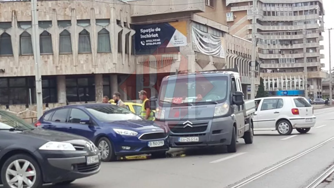 Accident rutier pe strada Anastasie Panu. Au fost implicate două autoturisme (Exclusiv) - FOTO