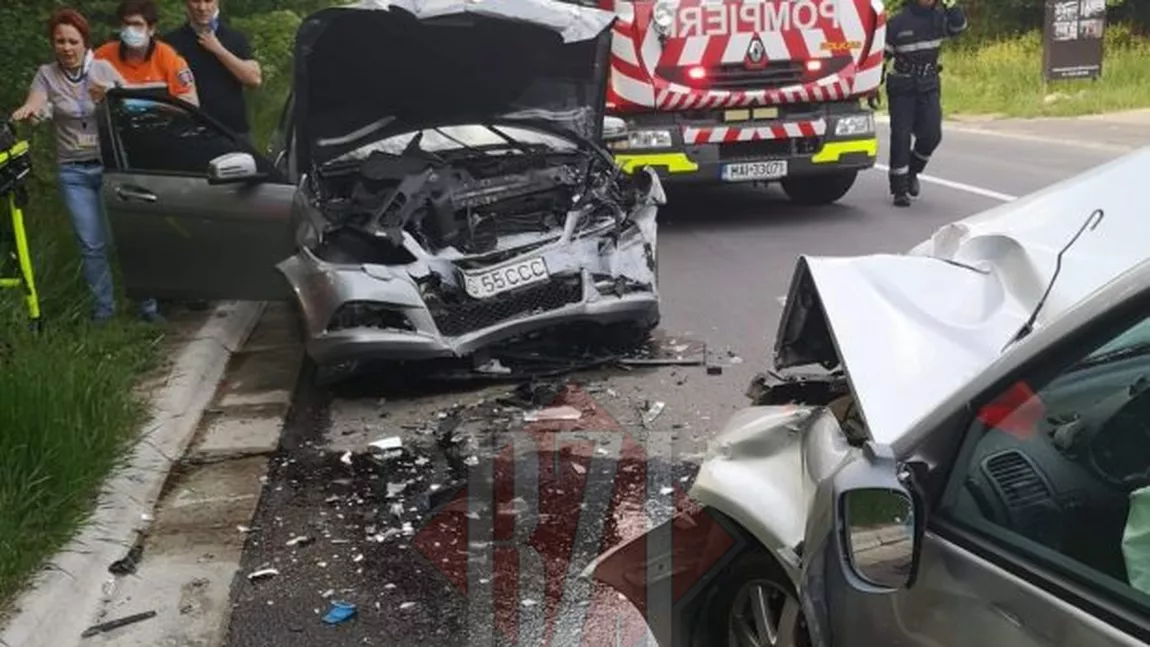 Accident rutier în Bucium. Două maşini s-au izbit frontal (Exclusiv) - FOTO/ UPDATE/ VIDEO