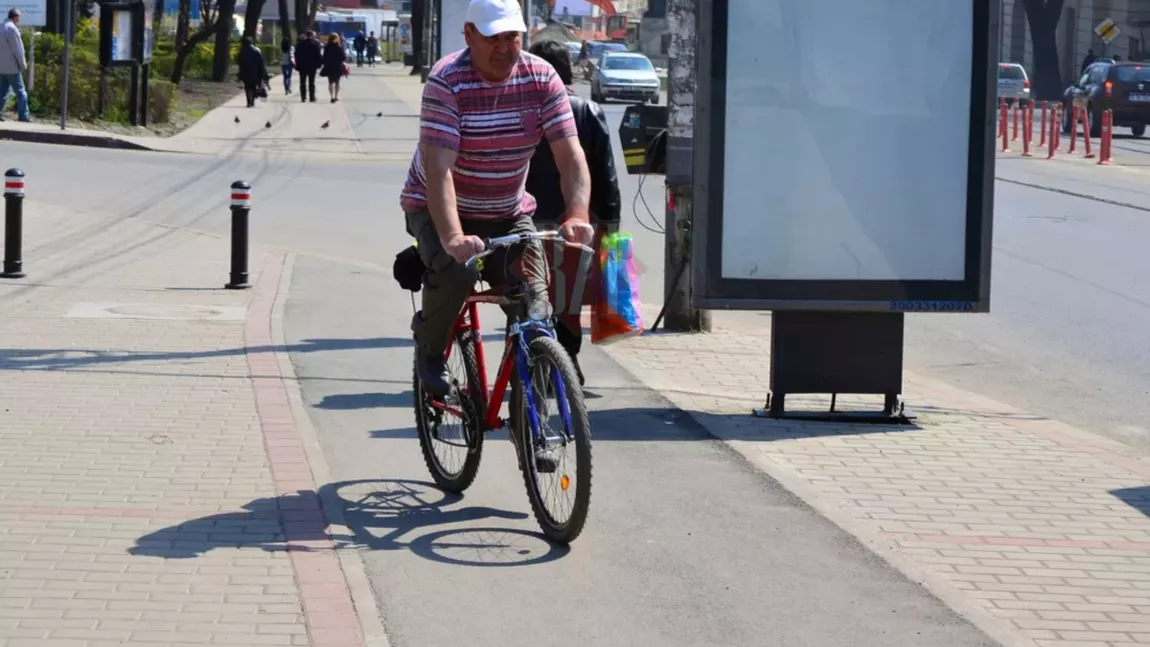 Orașul Iași promovează transportul ecologic! Se amenajează piste de biciclete și pe carosabil, nu doar pe trotuare