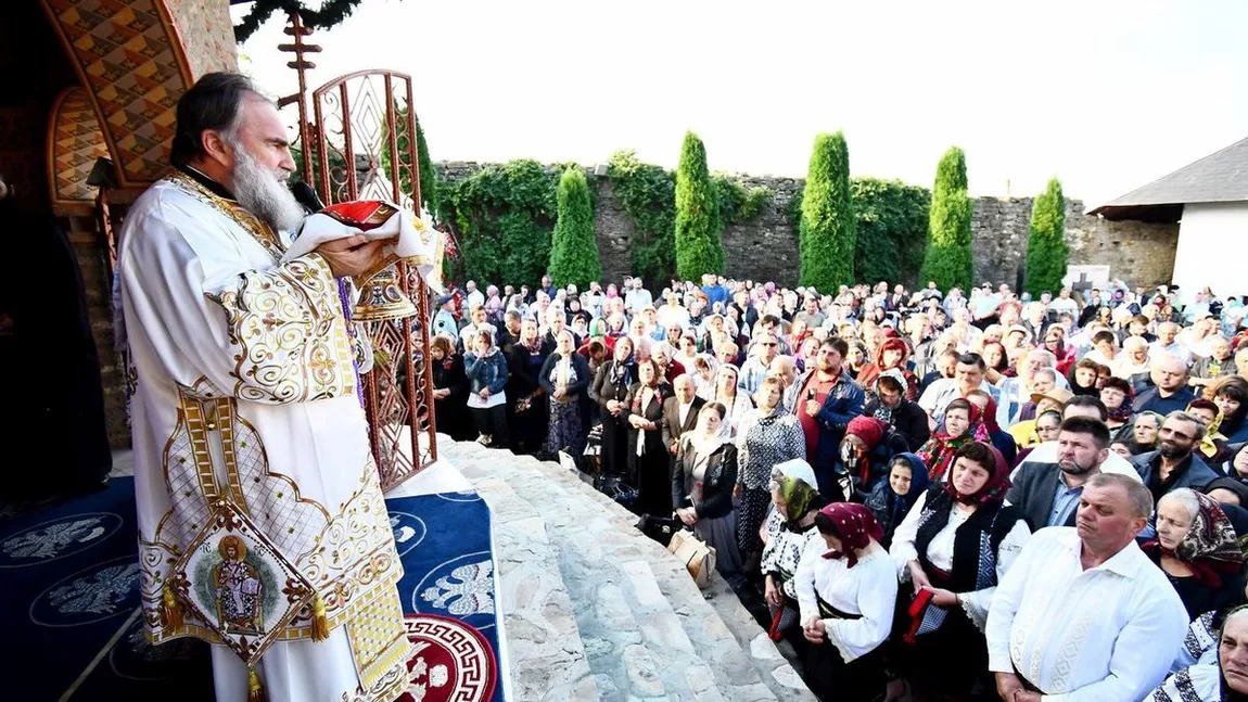 Sărbătoare în Biserica Ortodoxă. Astăzi este Înălțarea Sfintei Cruci. Pelerinaj la Mănăstirea Hadâmbu din Iași