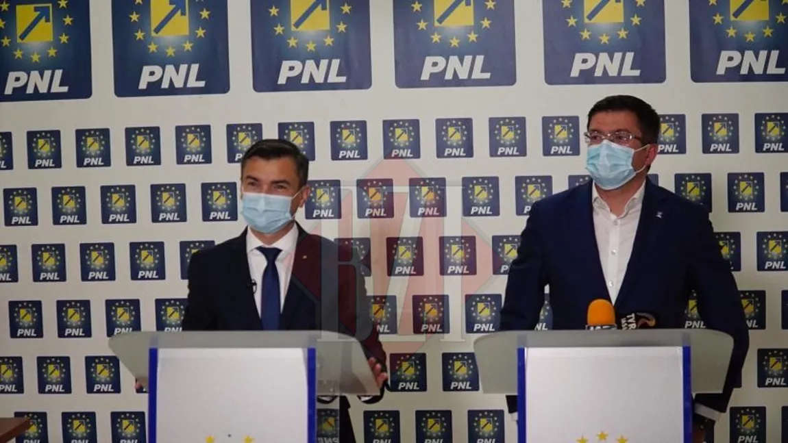 Preşedintele Consiliului Judeţean Iaşi, Costel Alexe, şi primarul Mihai Chirica, susţin o conferinţă de presă la sediul PNL - LIVE VIDEO