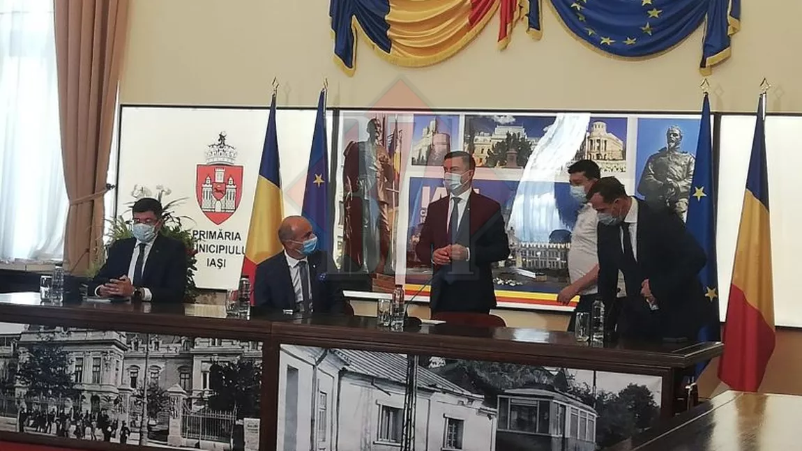 LIVE VIDEO - Conferință de presă susținută de europarlamentarul Rareș Bogdan, primarul Mihai Chirica și ministrul Costel Alexe - FOTO/ UPDATE