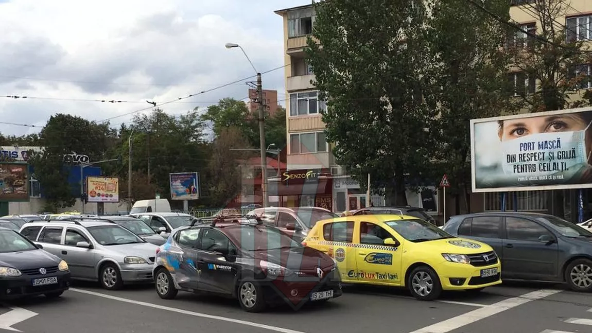 Bătaie de joc în Tudor Vladimirescu! Traficul este infernal din cauza inactivităţii echipelor de muncitori de la Conest SA, firma afaceristului Viorel Cozma - GALERIE FOTO