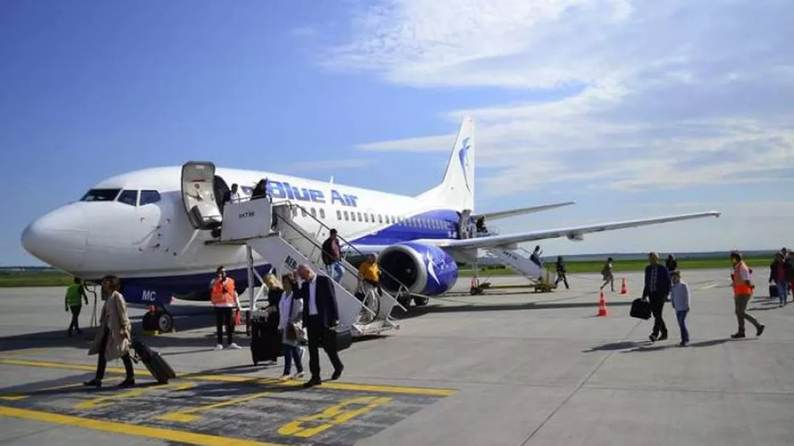 Calvar pentru clienții Blue Air: Oamenii au plătit sute de euro pentru biletele de avion care au fost anulate. Deși compania low-cost din România a recuperat banii de la stat, clienții nu au văzut niciun leu înapoi