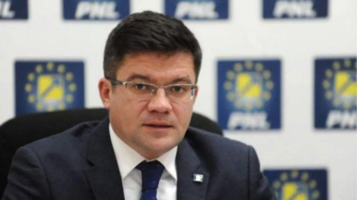 Iată acuzaţiile care i se aduc președintelui Consiliului Judeţean, Costel Alexe! Fostul ministru este urmărit penal