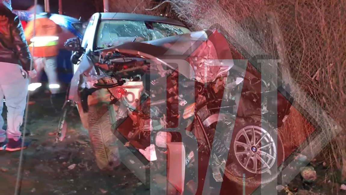 O tânără care conducea un bolid BMW a făcut azi noapte prăpăd în Bucium! A distrus o maşină parcată şi a rupt un stâlp de beton după ce a pierdut controlul volanului - Exclusiv, Galerie Foto, Video