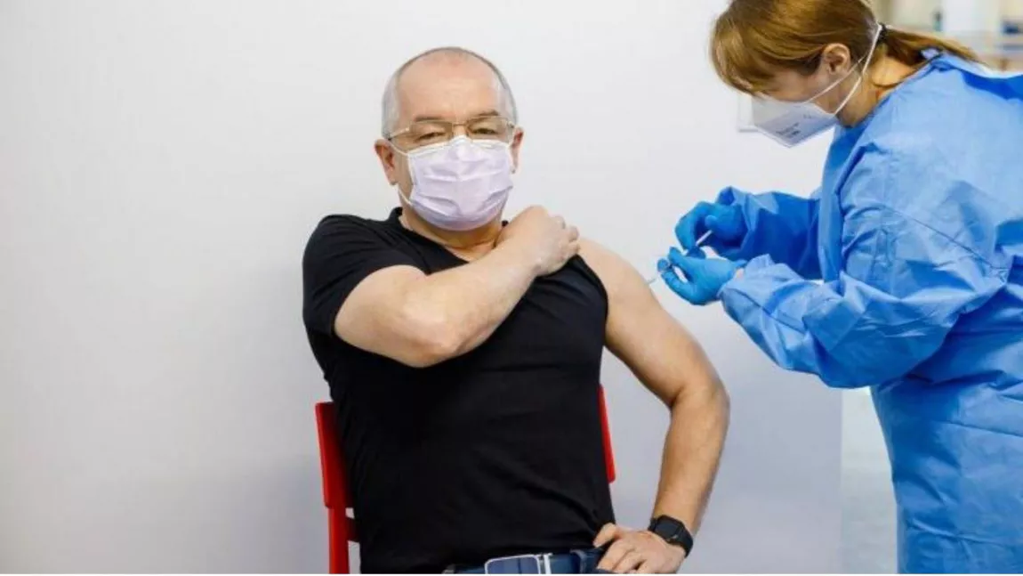 Primarul Clujului, Emil Boc, vaccinat cu serul produs de AstraZeneca: „Chiar cu ăla m-am vaccinat!”