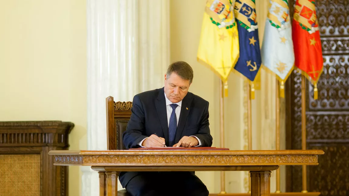 Klaus Iohannis a semnat decretul: Vlad Voiculescu pleacă din Ministerul Sănătății