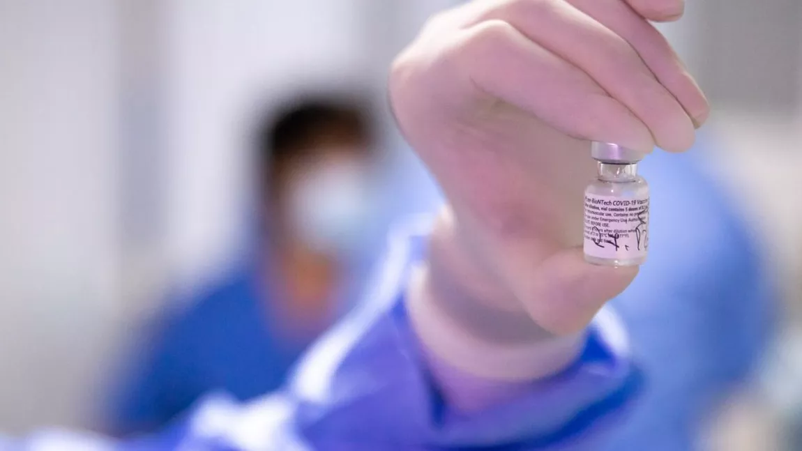 Peste 4.000 doze de vaccin anti-Covid-19, administrate la Iaşi în weekend